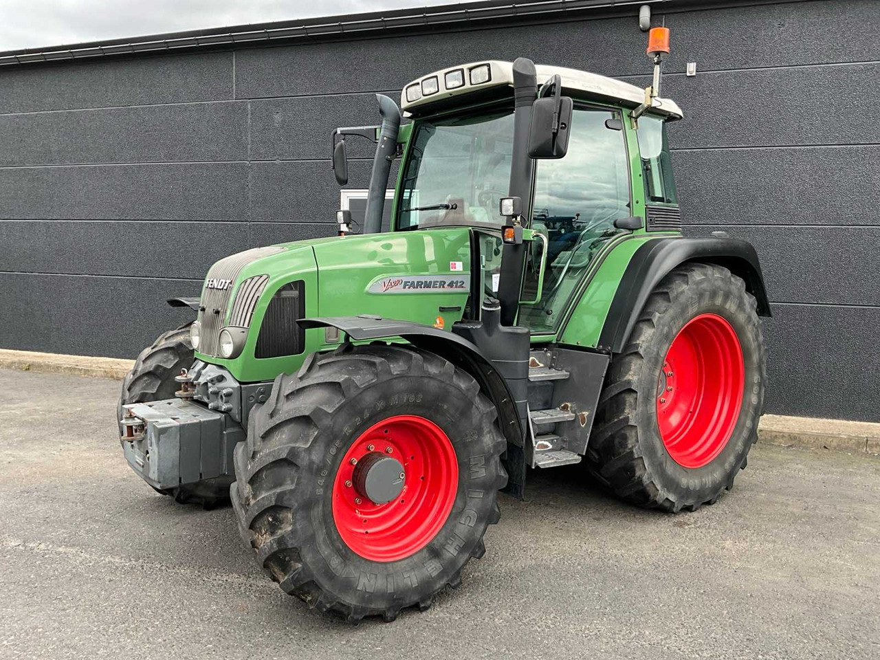 Fendt Farmer 412 vario - Tracteur agricole: photos 1 Fendt Farmer 412 vario - Tracteur agricole: photos 1