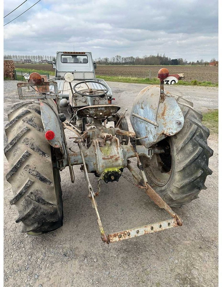 Ferguson - Tracteur agricole: photos 2 Ferguson - Tracteur agricole: photos 2