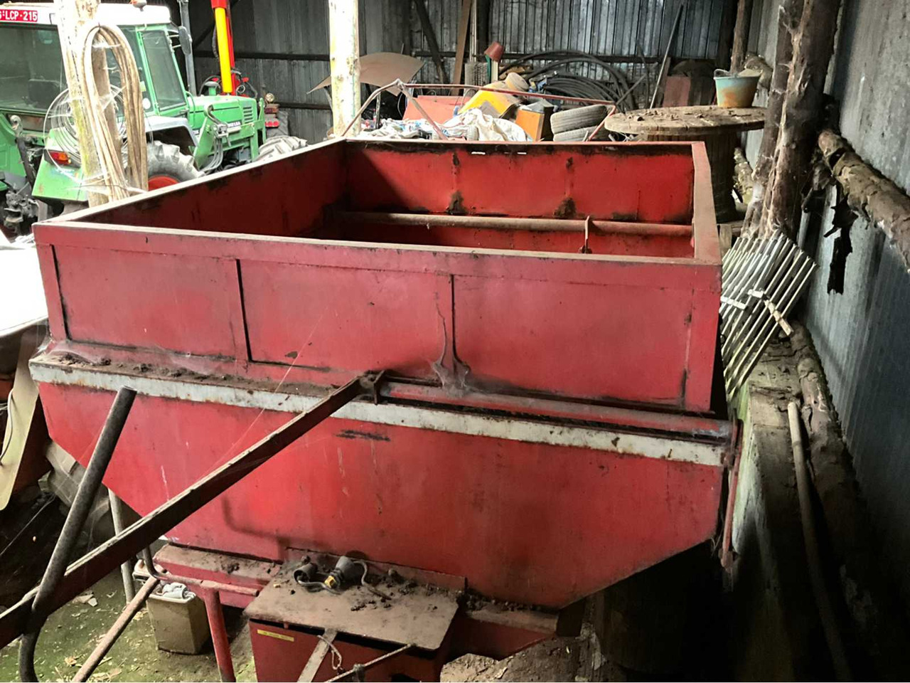 Fertilizer Seeder - Semoir/ Planteuse: photos 3 Fertilizer Seeder - Semoir/ Planteuse: photos 3