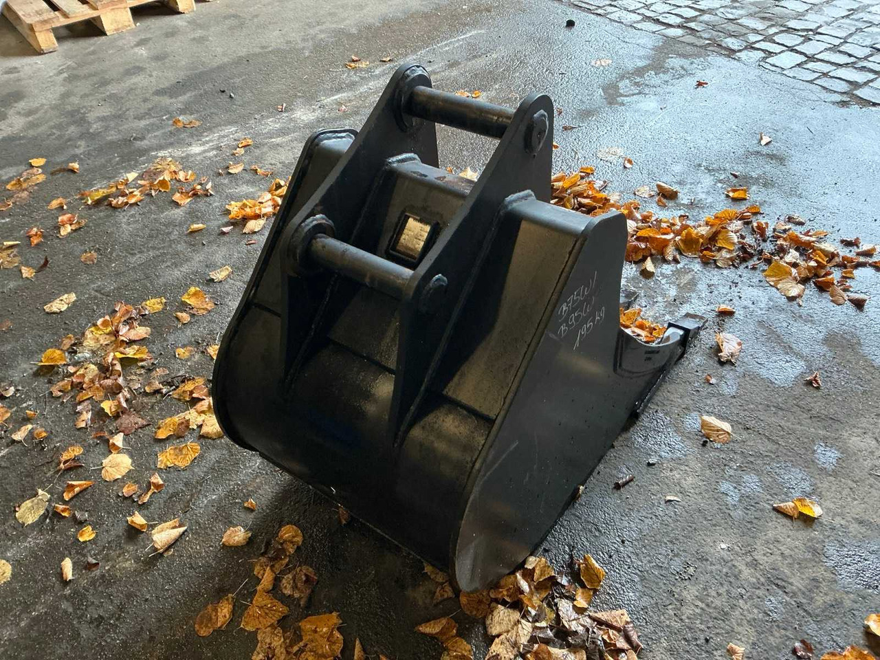 GEITH - 2021 - BUCKET FOR YANMAR B75W B95W - Chargeuse sur pneus: photos 3 GEITH - 2021 - BUCKET FOR YANMAR B75W B95W - Chargeuse sur pneus: photos 3