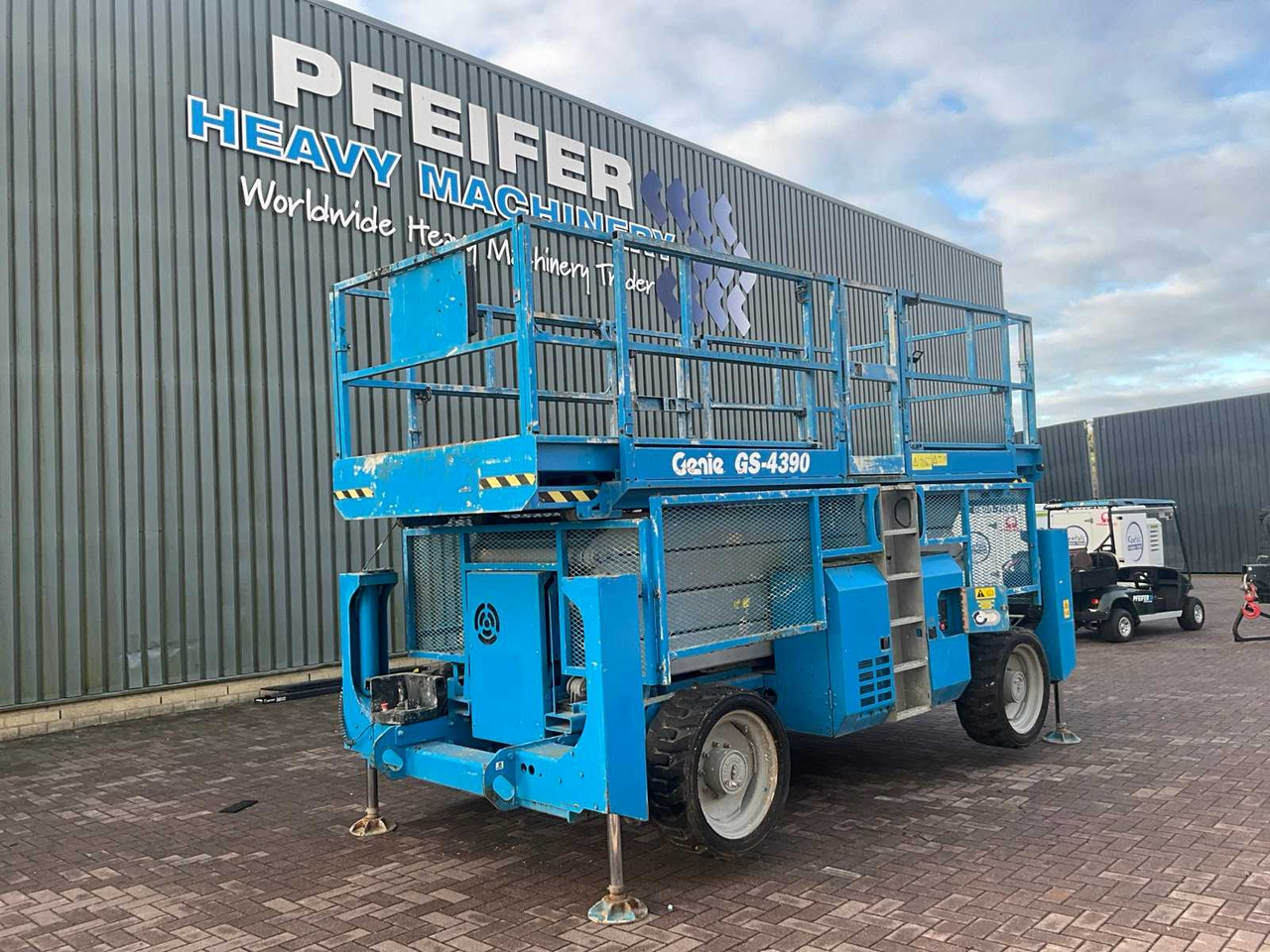 Genie GS-4390 - Nacelle: photos 1 Genie GS-4390 - Nacelle: photos 1