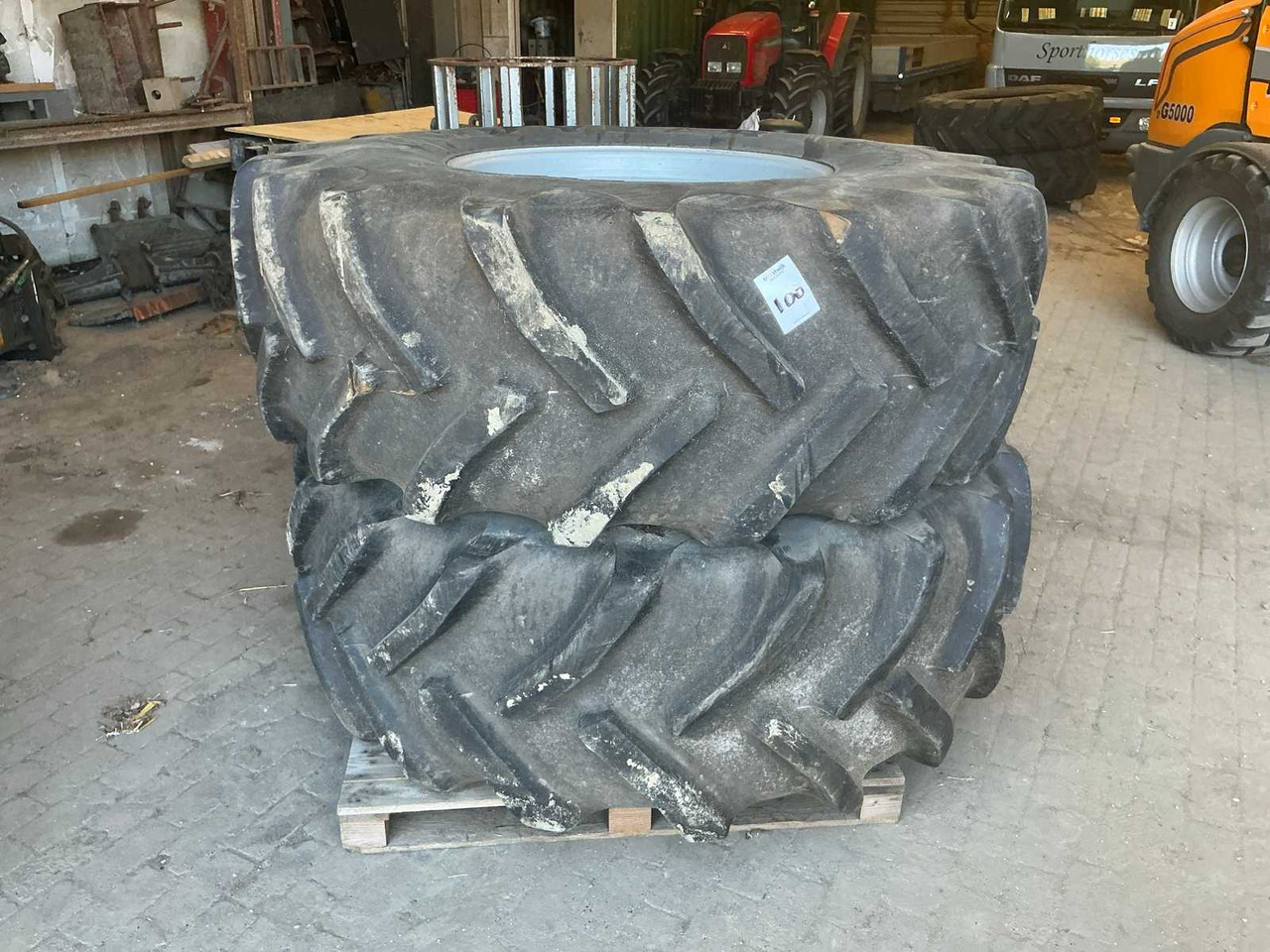 Goodyear - Pneus et jantes pour Tracteur agricole: photos 1 Goodyear - Pneus et jantes pour Tracteur agricole: photos 1
