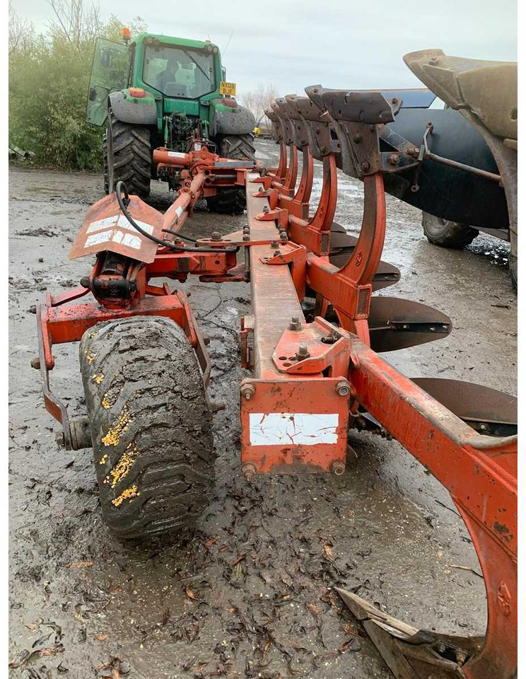 Gregoire Besson  - Charrue: photos 5 Gregoire Besson  - Charrue: photos 5