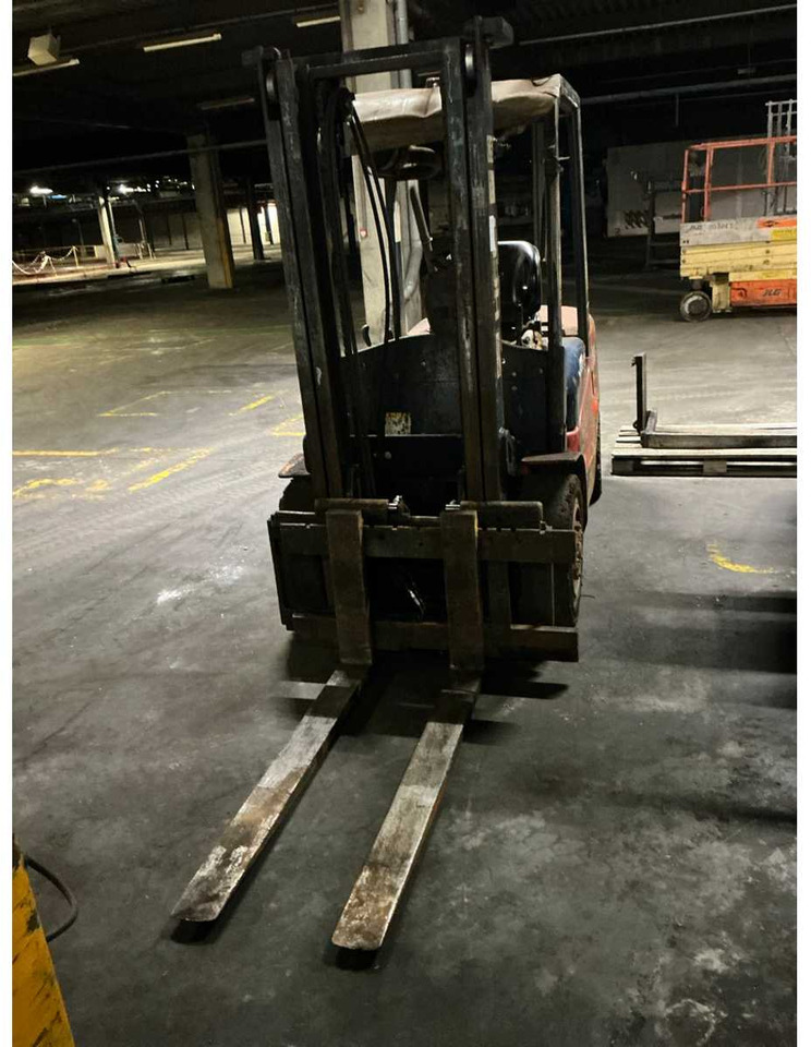 HELI CPCD30 FORKLIFT - Chariot élévateur: photos 3 HELI CPCD30 FORKLIFT - Chariot élévateur: photos 3