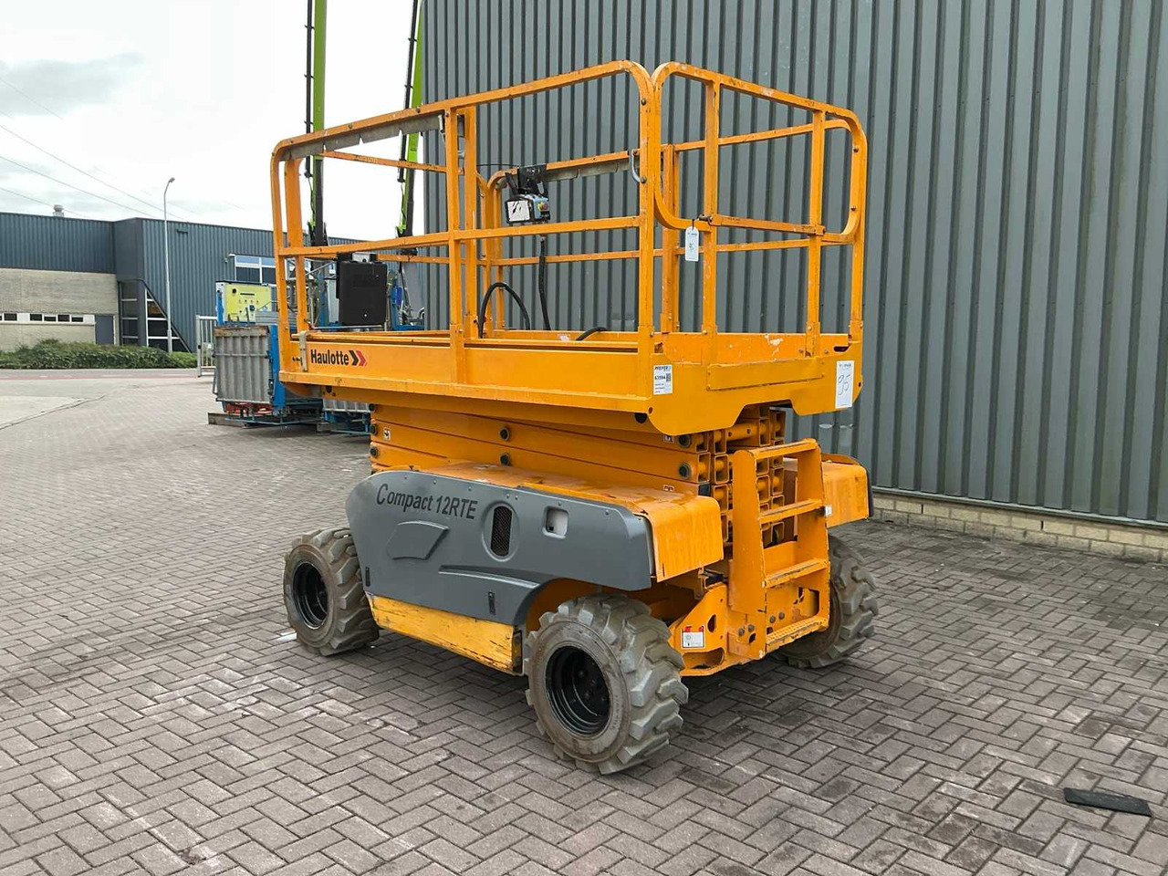 Haulotte Compact 12RTE - Nacelle: photos 3 Haulotte Compact 12RTE - Nacelle: photos 3