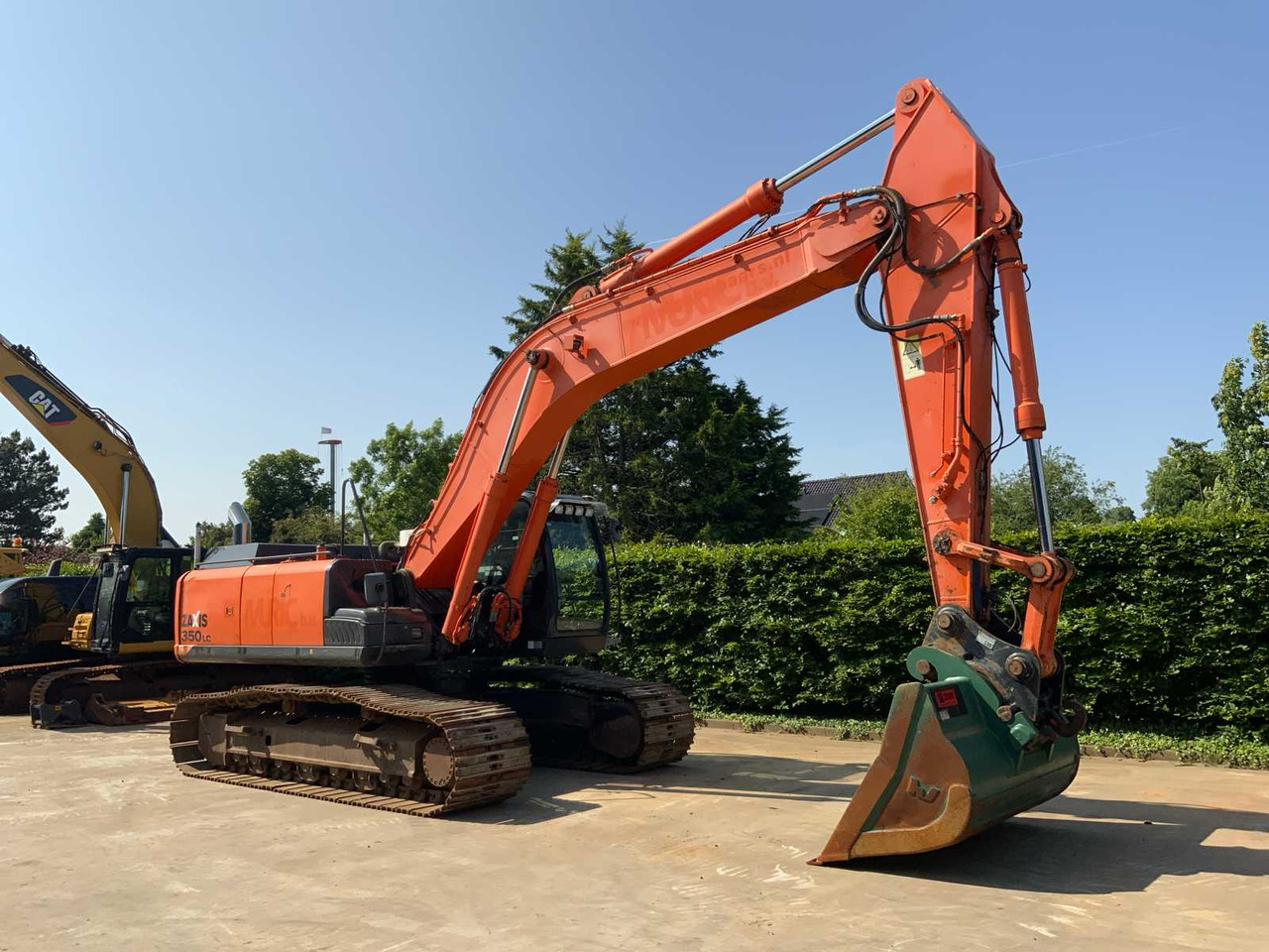 Hitachi ZX350LC-5B - Pelle sur chenille: photos 2 Hitachi ZX350LC-5B - Pelle sur chenille: photos 2