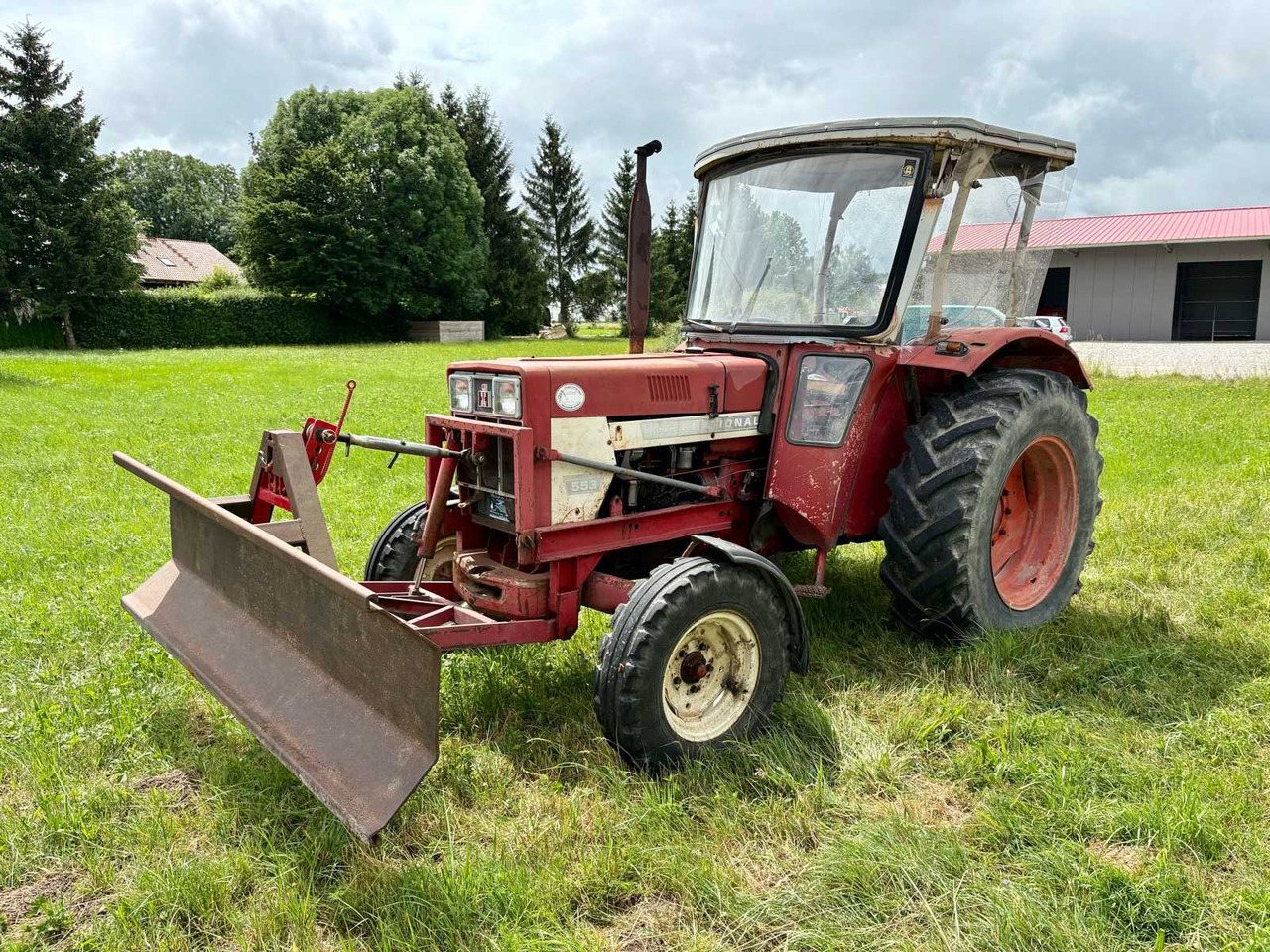 IHC 553 S Turbo - Tracteur agricole: photos 1 IHC 553 S Turbo - Tracteur agricole: photos 1