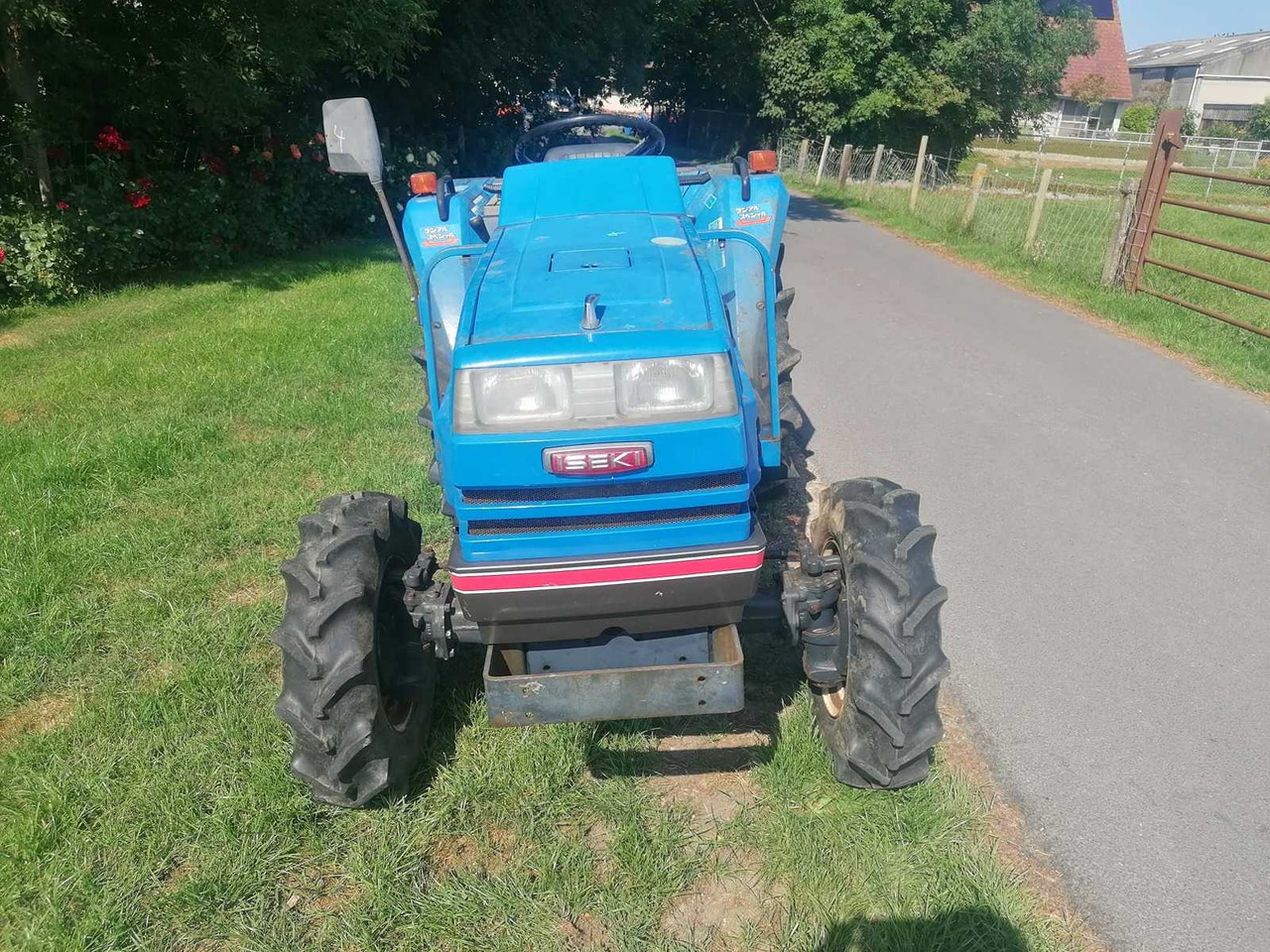 Iseki TA227 - Micro tracteur: photos 2 Iseki TA227 - Micro tracteur: photos 2