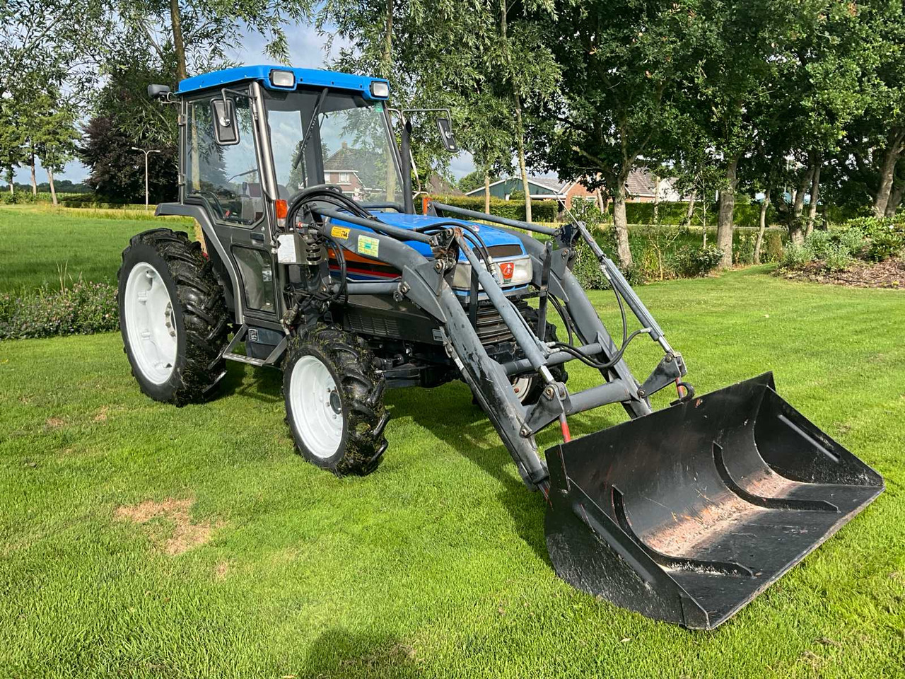 Iseki TF53F - 4WD - Micro tracteur: photos 4 Iseki TF53F - 4WD - Micro tracteur: photos 4