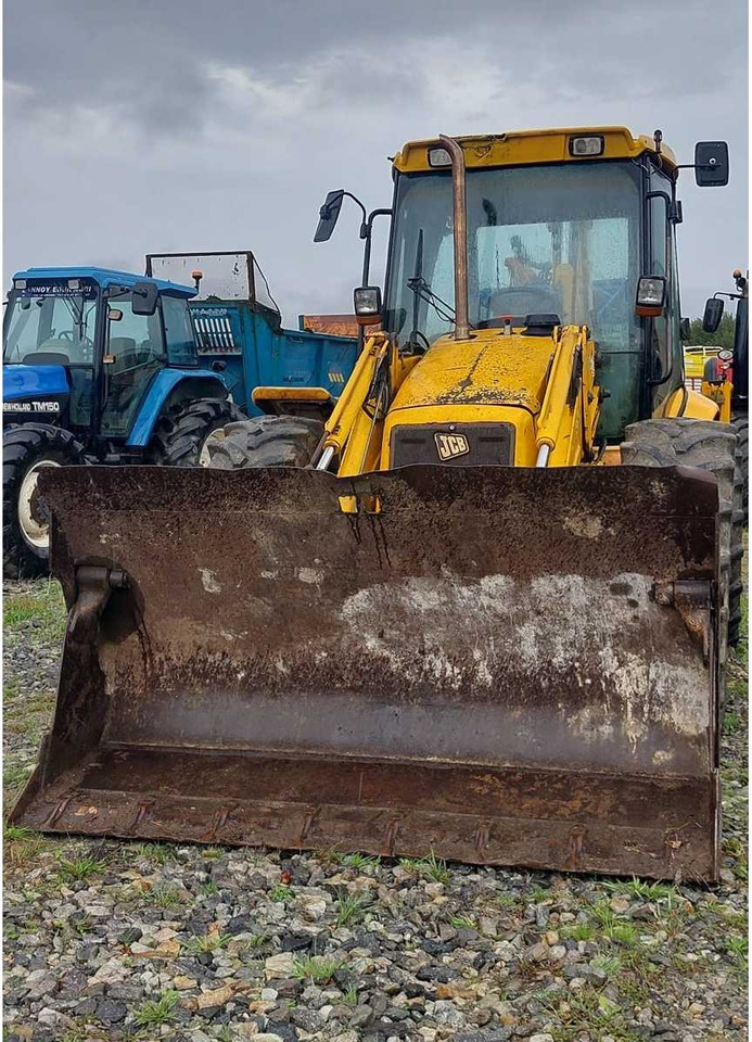 JCB 4CX BACKHOE LOADER WITH 4-IN-1 BUCKET AND TELESCOPIC BOOM - Tractopelle: photos 3 JCB 4CX BACKHOE LOADER WITH 4-IN-1 BUCKET AND TELESCOPIC BOOM - Tractopelle: photos 3