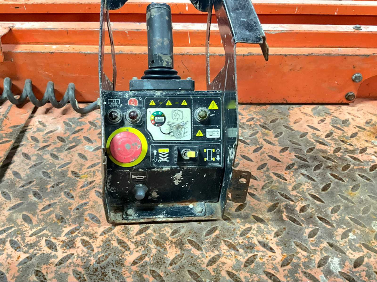 JLG -6RS - AERIAL PLATFORM, BJ. 2015 WORKING HEIGHT 7.8M, EXTENDABLE TO 2.55M - Nacelle: photos 5 JLG -6RS - AERIAL PLATFORM, BJ. 2015 WORKING HEIGHT 7.8M, EXTENDABLE TO 2.55M - Nacelle: photos 5