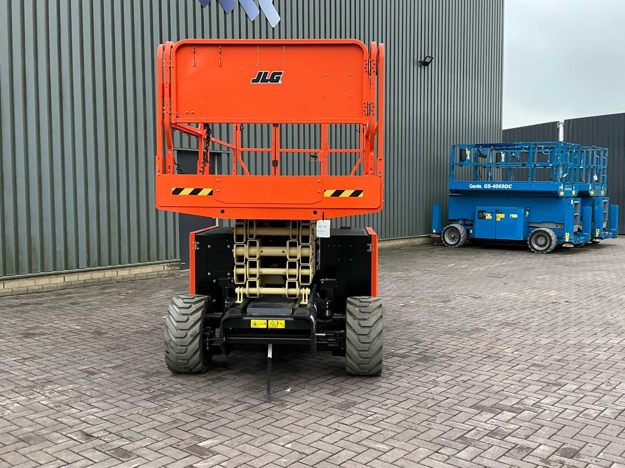JLG ERT 3369 - Nacelle: photos 4 JLG ERT 3369 - Nacelle: photos 4