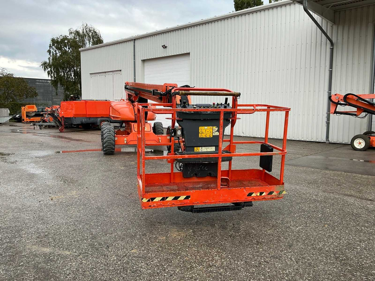 JLG M600JP 4x4 - Nacelle: photos 2 JLG M600JP 4x4 - Nacelle: photos 2