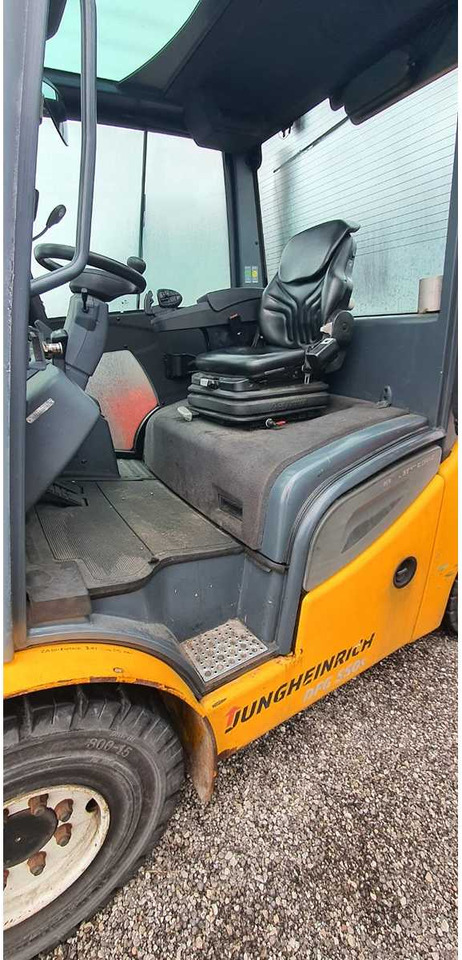 JUNGHEINRICH - DFG S50S - 2015 - FORKLIFT TRUCKS - Chariot élévateur: photos 4 JUNGHEINRICH - DFG S50S - 2015 - FORKLIFT TRUCKS - Chariot élévateur: photos 4