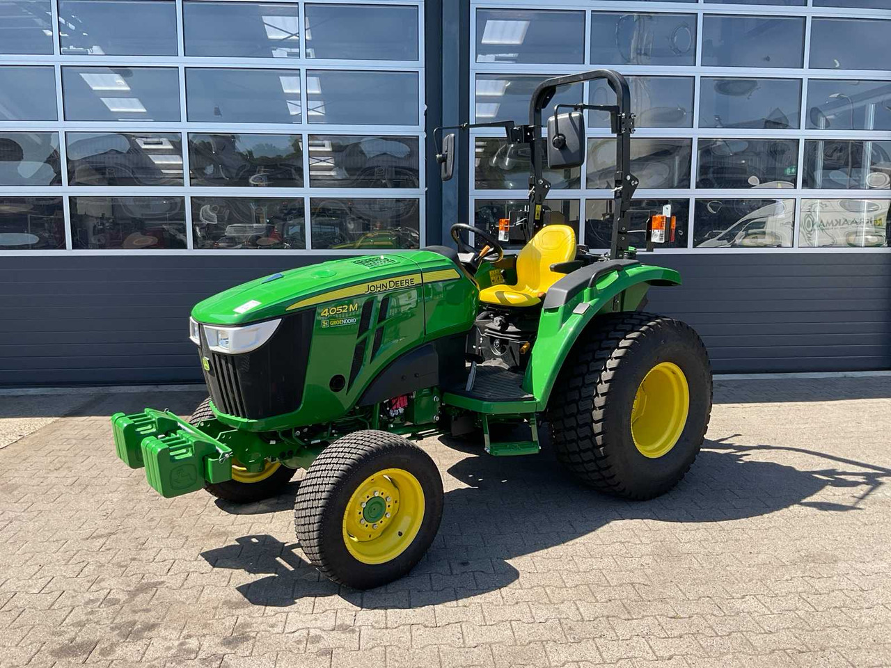 John Deere 4052M - Micro tracteur: photos 1 John Deere 4052M - Micro tracteur: photos 1