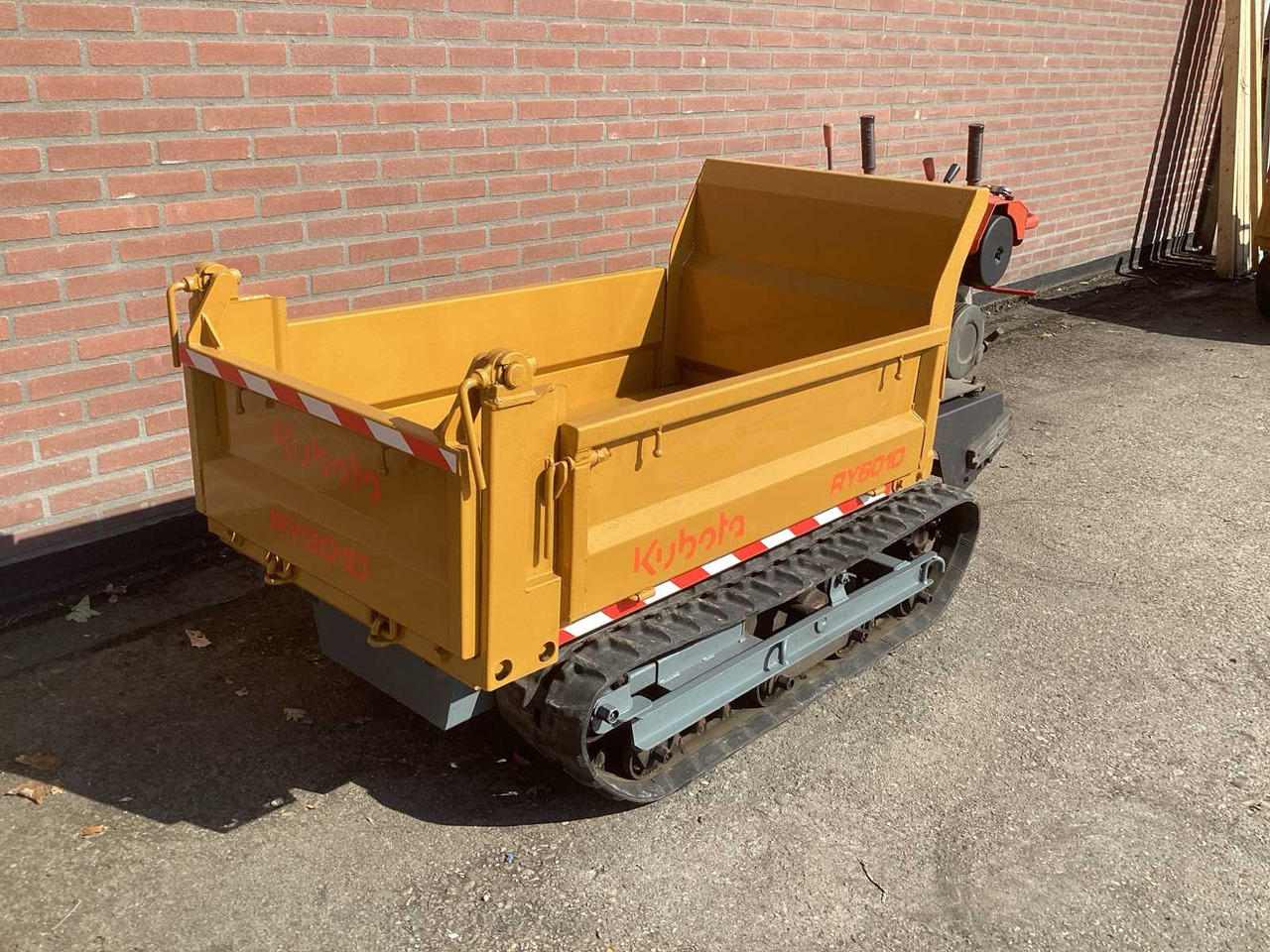 KUBOTA RY601D-3 - Tombereau: photos 5 KUBOTA RY601D-3 - Tombereau: photos 5