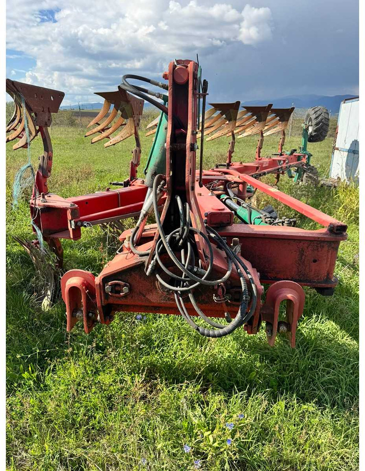 KVERNELAND LO100 MCV.NU - Charrue: photos 2 KVERNELAND LO100 MCV.NU - Charrue: photos 2