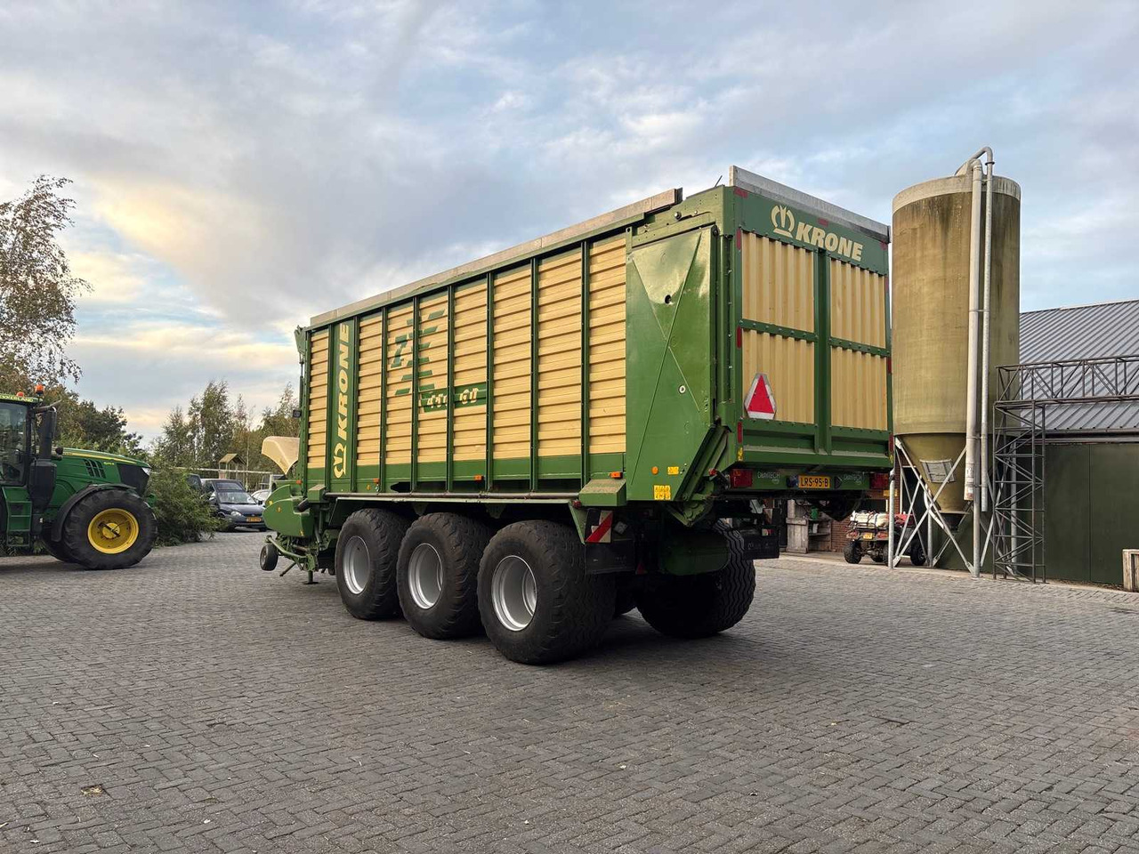 Krone ZX 450 - Autochargeuse: photos 5 Krone ZX 450 - Autochargeuse: photos 5