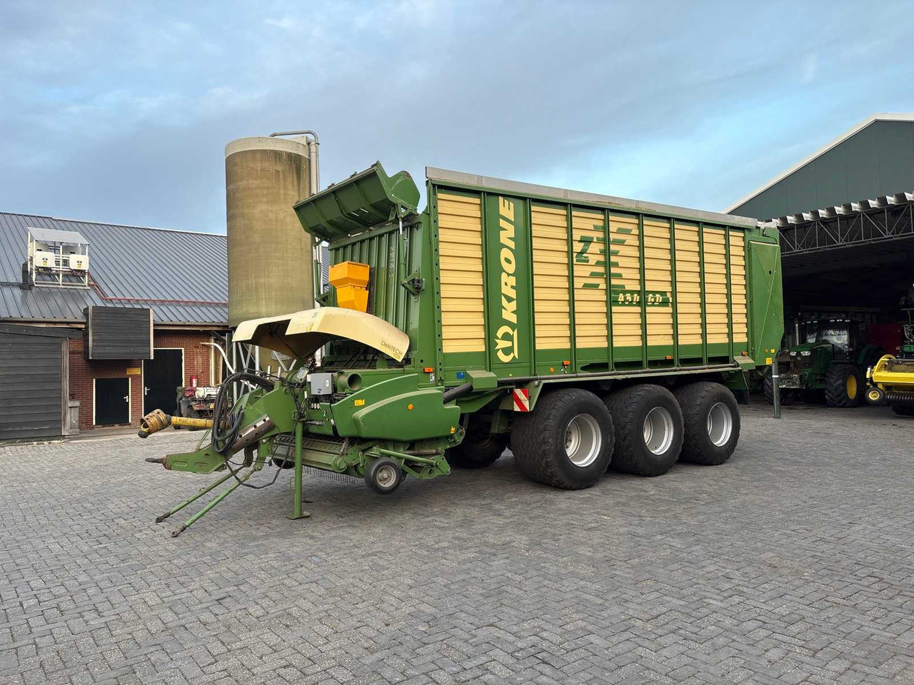 Krone ZX 450 - Autochargeuse: photos 2 Krone ZX 450 - Autochargeuse: photos 2