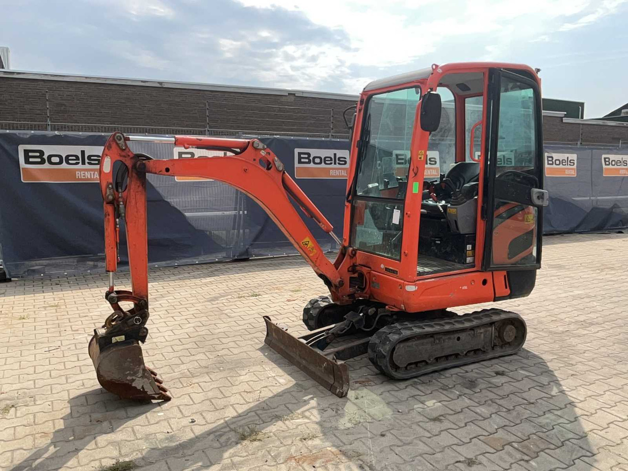 Kubota KX016-4 - Mini pelle: photos 1 Kubota KX016-4 - Mini pelle: photos 1