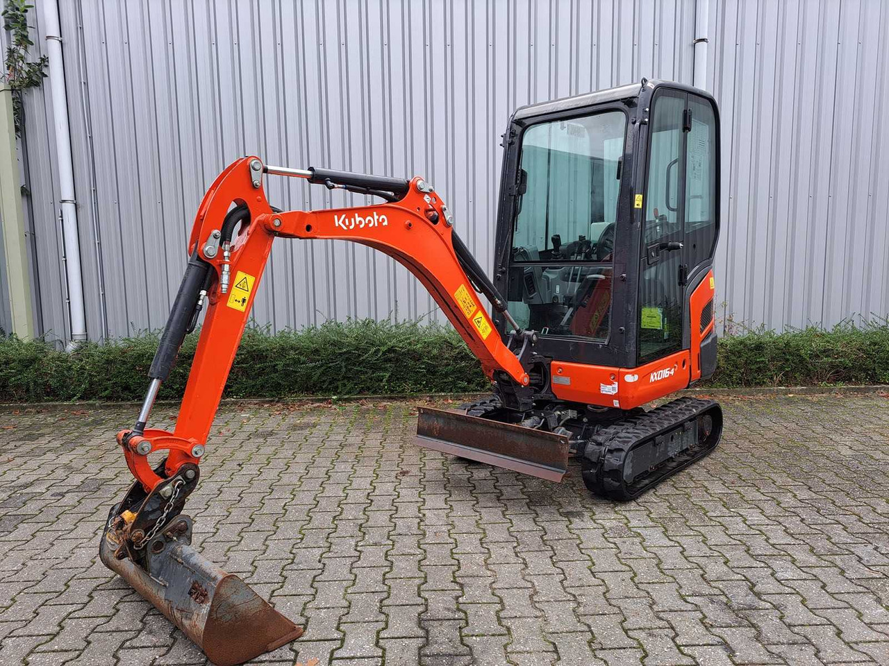 Kubota KX16-04 - Mini pelle: photos 1 Kubota KX16-04 - Mini pelle: photos 1