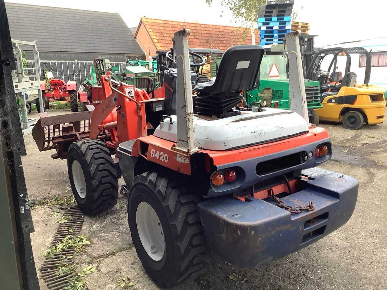 Kubota R420 - Chargeuse sur pneus: photos 4 Kubota R420 - Chargeuse sur pneus: photos 4