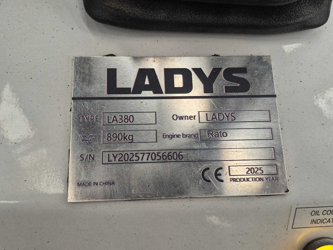 LADYS - 2025 - LA380 - SKID STEER LOADER - Chargeuse compacte sur chenilles: photos 4 LADYS - 2025 - LA380 - SKID STEER LOADER - Chargeuse compacte sur chenilles: photos 4