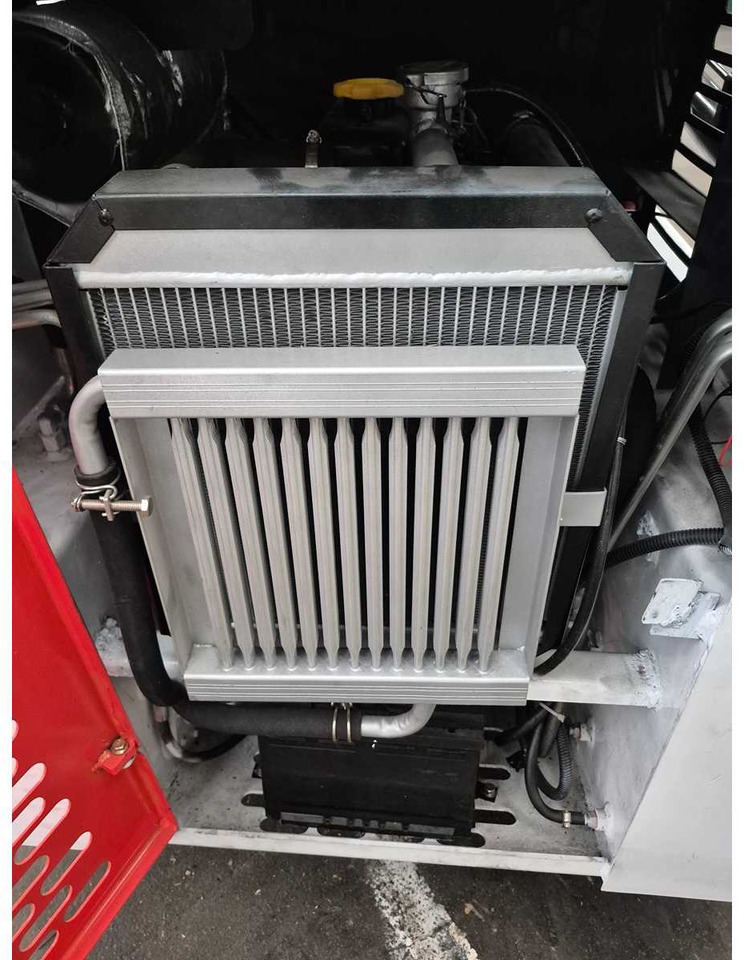 LADYS - 2025 - LA670 - SKID STEER LOADER - Chargeuse compacte sur chenilles: photos 4 LADYS - 2025 - LA670 - SKID STEER LOADER - Chargeuse compacte sur chenilles: photos 4