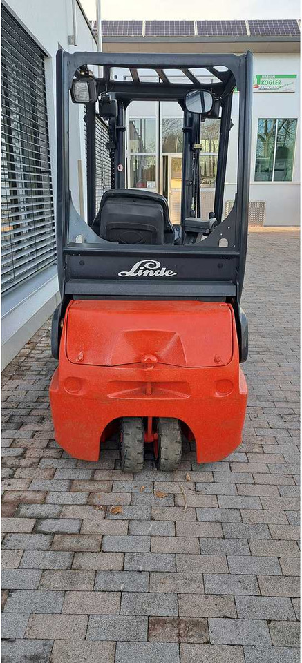 LINDE - E18C-02 - 2004 - FORKLIFT TRUCKS - Chariot élévateur: photos 4 LINDE - E18C-02 - 2004 - FORKLIFT TRUCKS - Chariot élévateur: photos 4