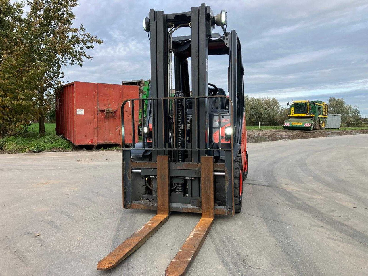 LINDE H30T-02 FORKLIFT 2019 - Chariot élévateur: photos 3 LINDE H30T-02 FORKLIFT 2019 - Chariot élévateur: photos 3