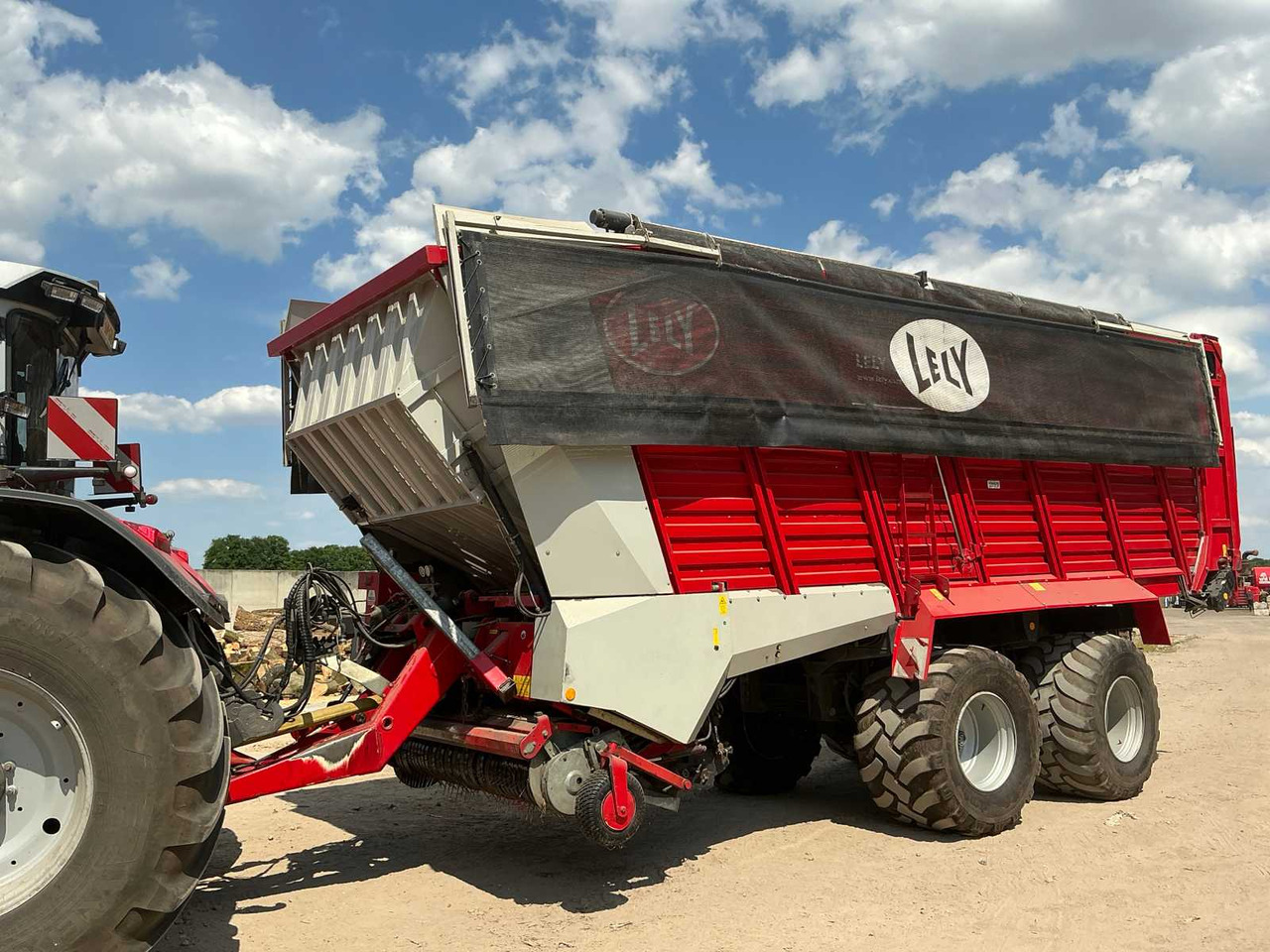 Lely Tigo XR75 - Autochargeuse: photos 1 Lely Tigo XR75 - Autochargeuse: photos 1