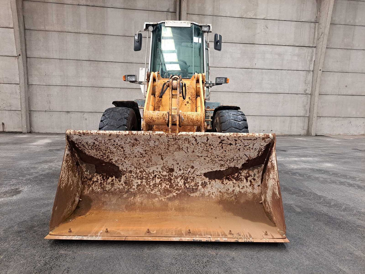Liebherr L514 - Chargeuse sur pneus: photos 2 Liebherr L514 - Chargeuse sur pneus: photos 2