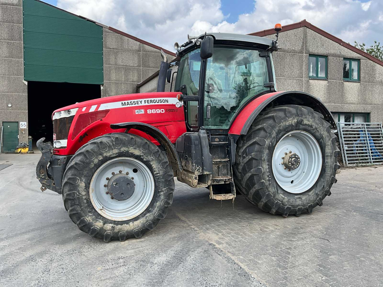MASSEY FERGUSON MF 8690 PS - Tracteur agricole: photos 2 MASSEY FERGUSON MF 8690 PS - Tracteur agricole: photos 2