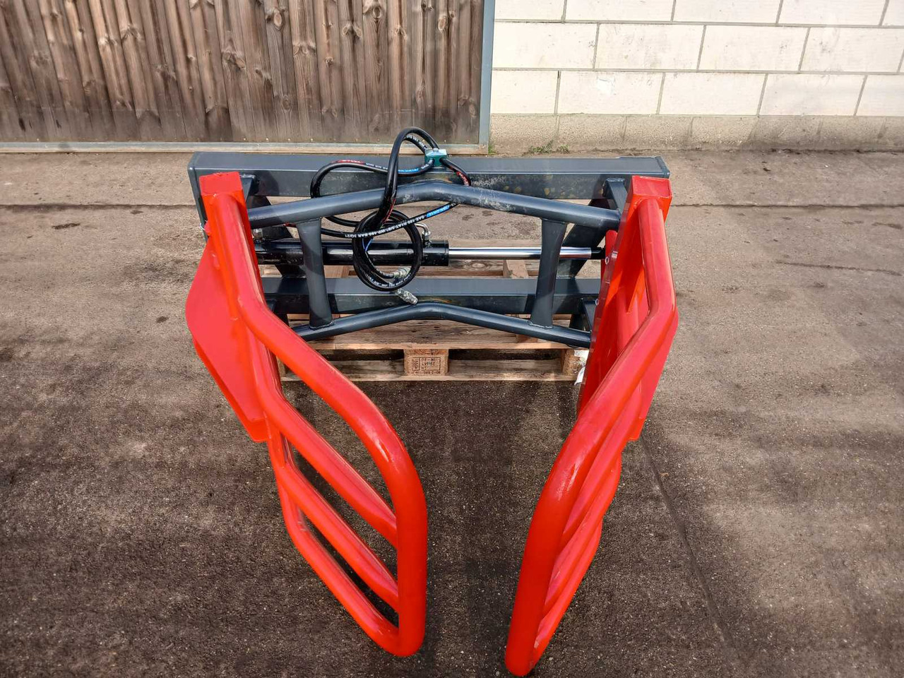 Bale clamp with Euro coupling - Machine agricole: photos 2 Bale clamp with Euro coupling - Machine agricole: photos 2