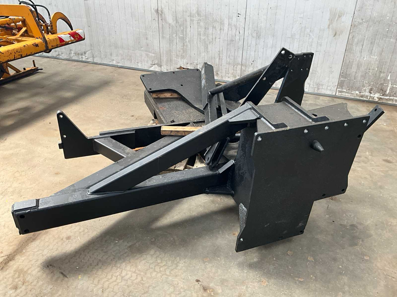 Herder substructure frame for John Deere 6020 series - Machine agricole: photos 1 Herder substructure frame for John Deere 6020 series - Machine agricole: photos 1