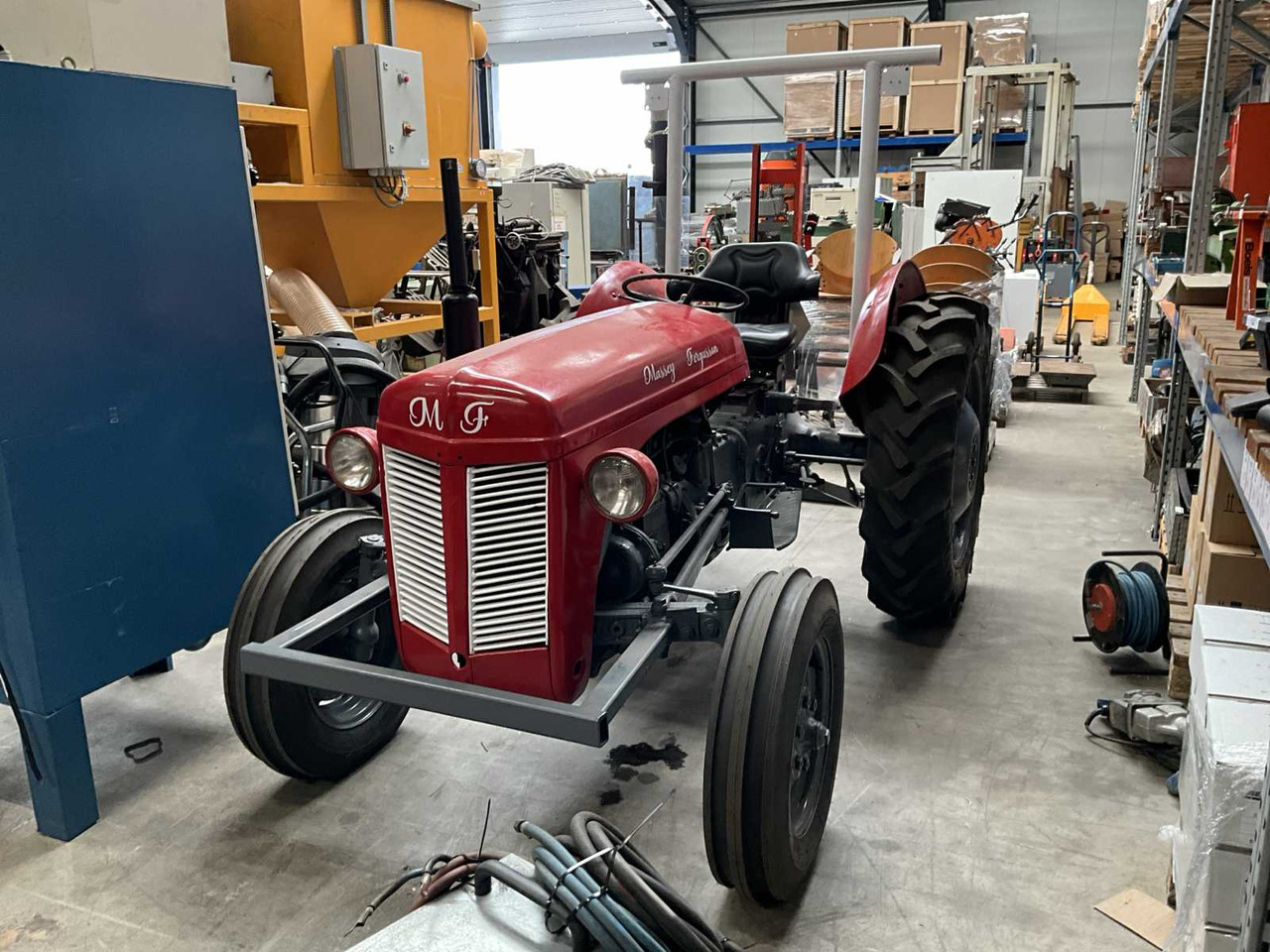 Massey Ferguson - Tracteur agricole: photos 1 Massey Ferguson - Tracteur agricole: photos 1