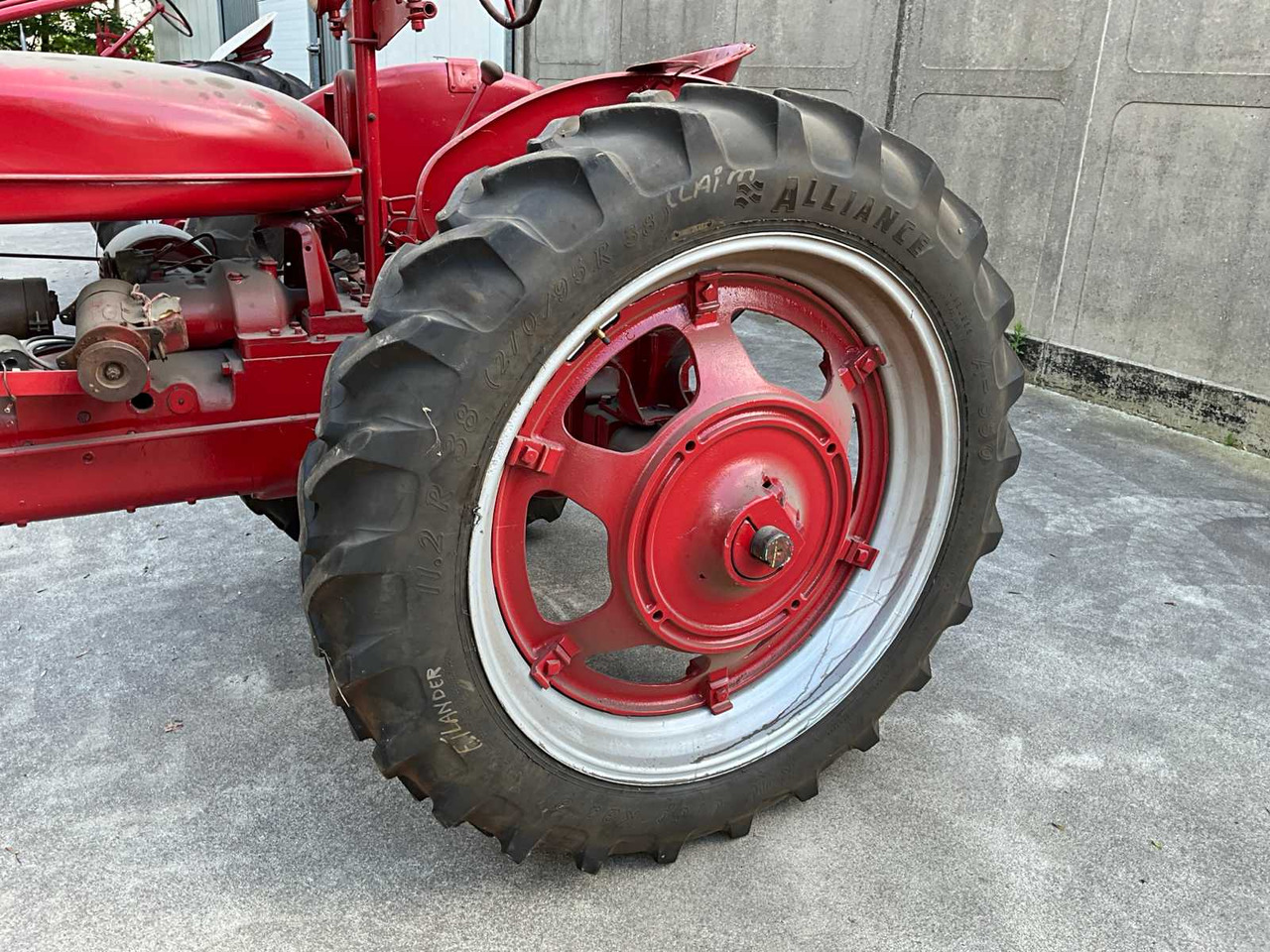 McCormick Benzine - Tracteur agricole: photos 5 McCormick Benzine - Tracteur agricole: photos 5