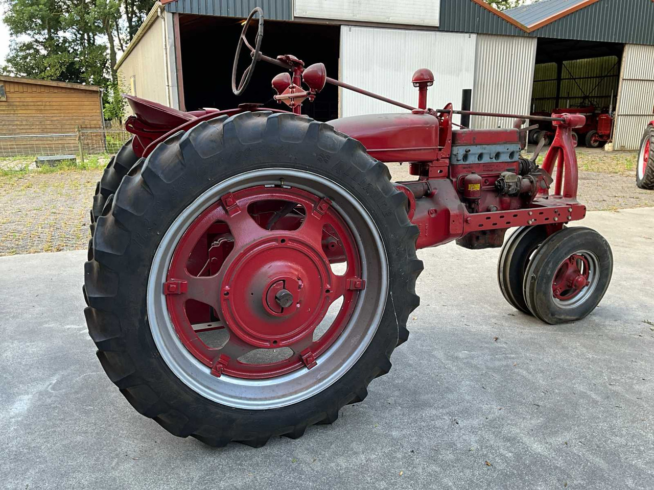 McCormick Benzine - Tracteur agricole: photos 3 McCormick Benzine - Tracteur agricole: photos 3