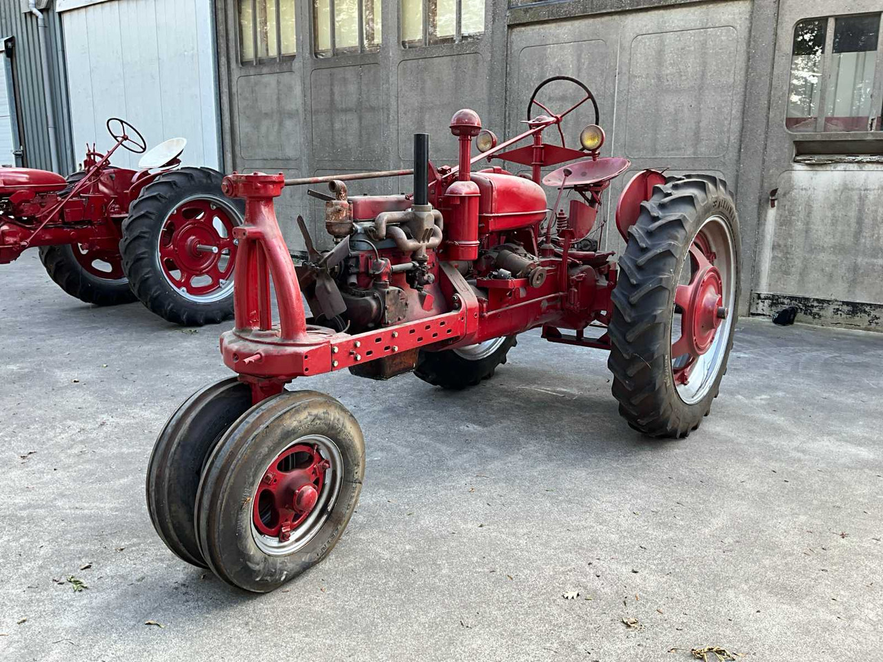 McCormick Benzine - Tracteur agricole: photos 1 McCormick Benzine - Tracteur agricole: photos 1