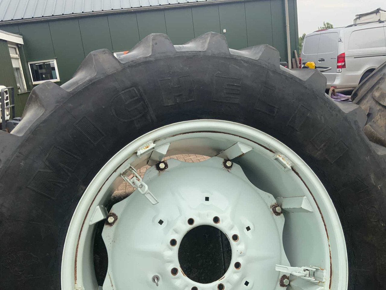 Michelin XM108 - Pneus et jantes pour Tracteur agricole: photos 5 Michelin XM108 - Pneus et jantes pour Tracteur agricole: photos 5