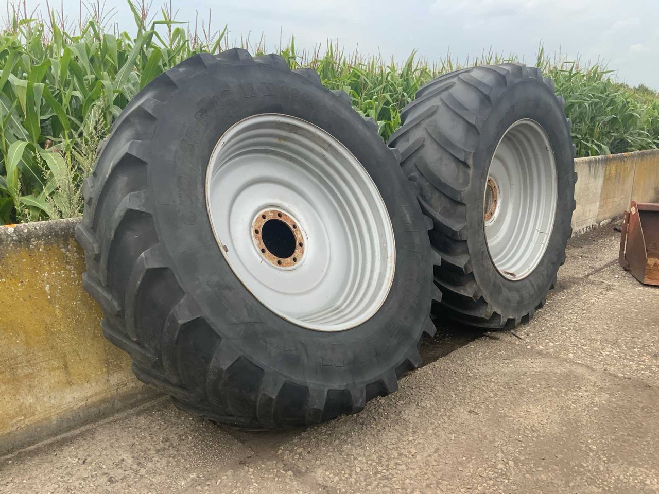Michelin XM108 - Pneus et jantes pour Tracteur agricole: photos 2 Michelin XM108 - Pneus et jantes pour Tracteur agricole: photos 2