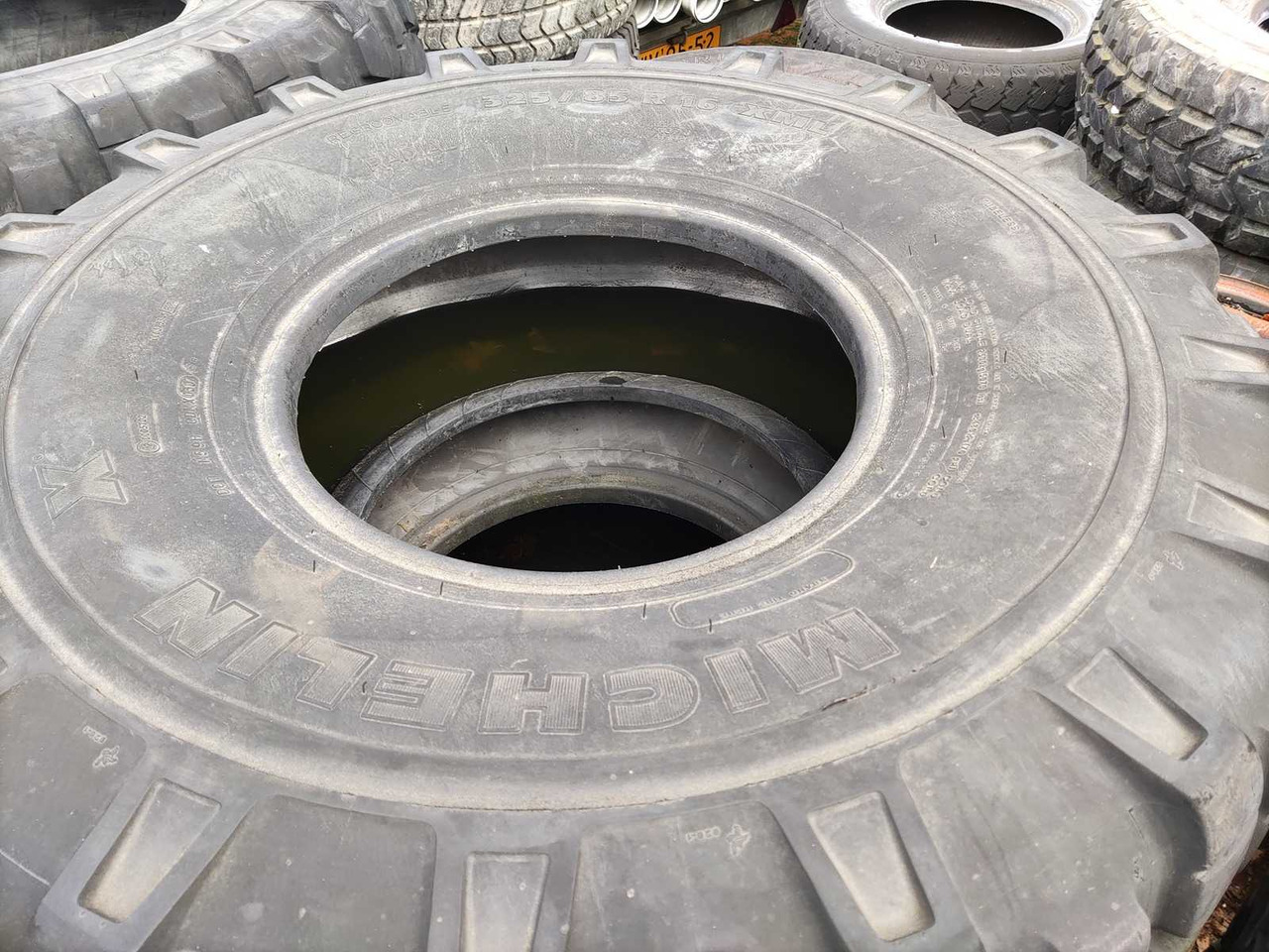 Michelin XML 325/85R16 - Pneus et jantes pour Tracteur agricole: photos 4 Michelin XML 325/85R16 - Pneus et jantes pour Tracteur agricole: photos 4