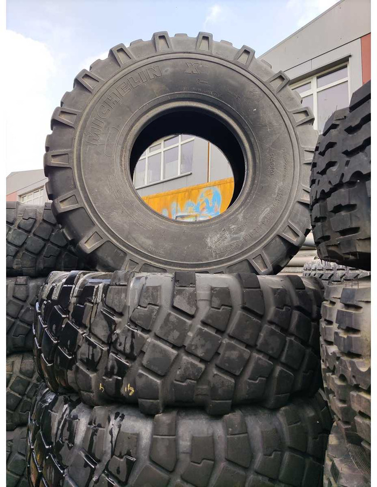 Michelin XML 325/85R16 - Pneus et jantes pour Tracteur agricole: photos 1 Michelin XML 325/85R16 - Pneus et jantes pour Tracteur agricole: photos 1