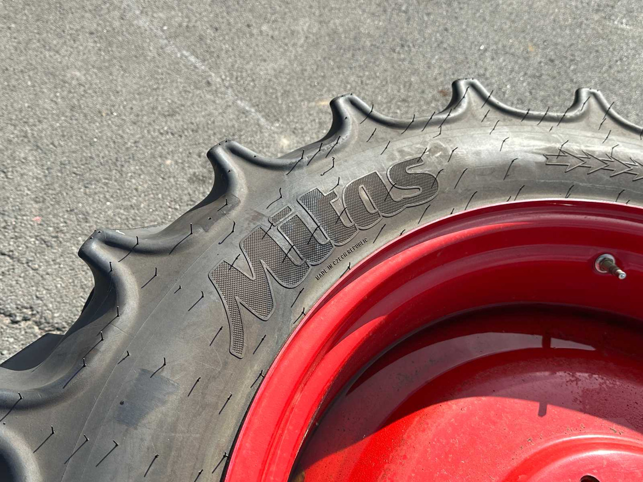 Mitas AC85 - Pneus et jantes pour Tracteur agricole: photos 5 Mitas AC85 - Pneus et jantes pour Tracteur agricole: photos 5