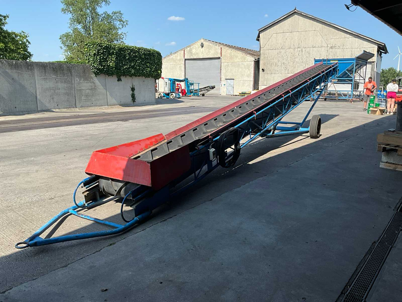 Mobile conveyor belt - toggle clamp - Bande transporteuse: photos 3 Mobile conveyor belt - toggle clamp - Bande transporteuse: photos 3