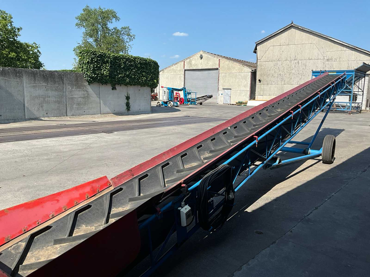 Mobile conveyor belt - toggle clamp - Bande transporteuse: photos 4 Mobile conveyor belt - toggle clamp - Bande transporteuse: photos 4
