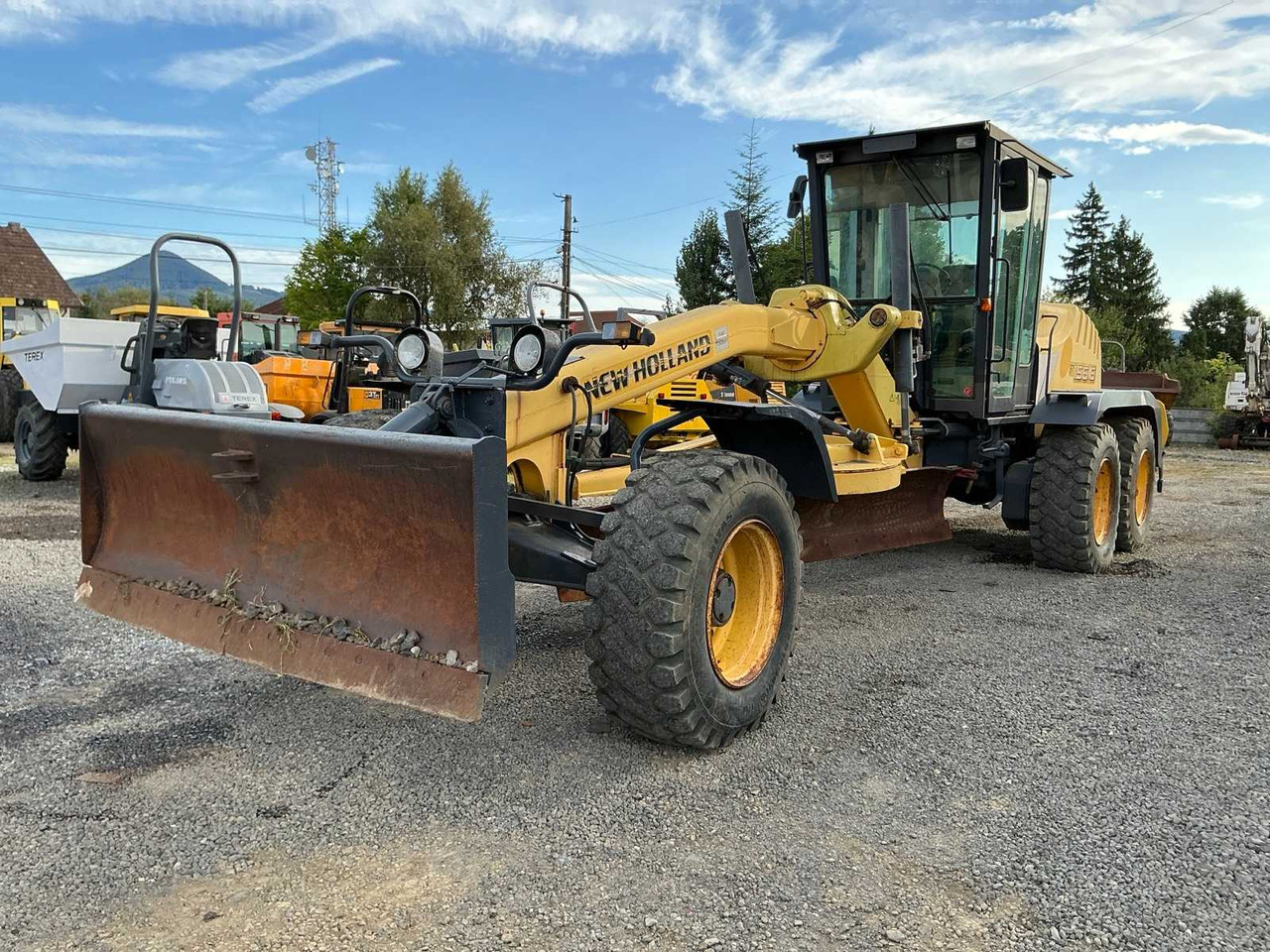 NEW HOLLAND F 156.6 - Niveleuse: photos 2 NEW HOLLAND F 156.6 - Niveleuse: photos 2