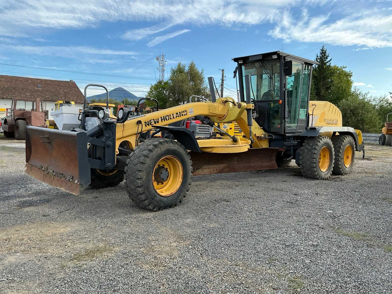 NEW HOLLAND F 156.6 - Niveleuse: photos 1 NEW HOLLAND F 156.6 - Niveleuse: photos 1