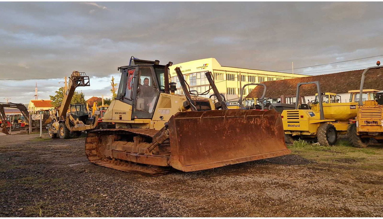 NEW HOLLAND  - Bulldozer: photos 4 NEW HOLLAND  - Bulldozer: photos 4