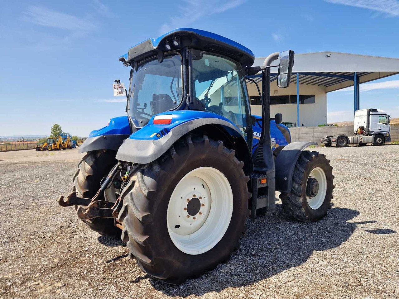 NEW HOLLAND T 6.155 - Tracteur agricole: photos 5 NEW HOLLAND T 6.155 - Tracteur agricole: photos 5